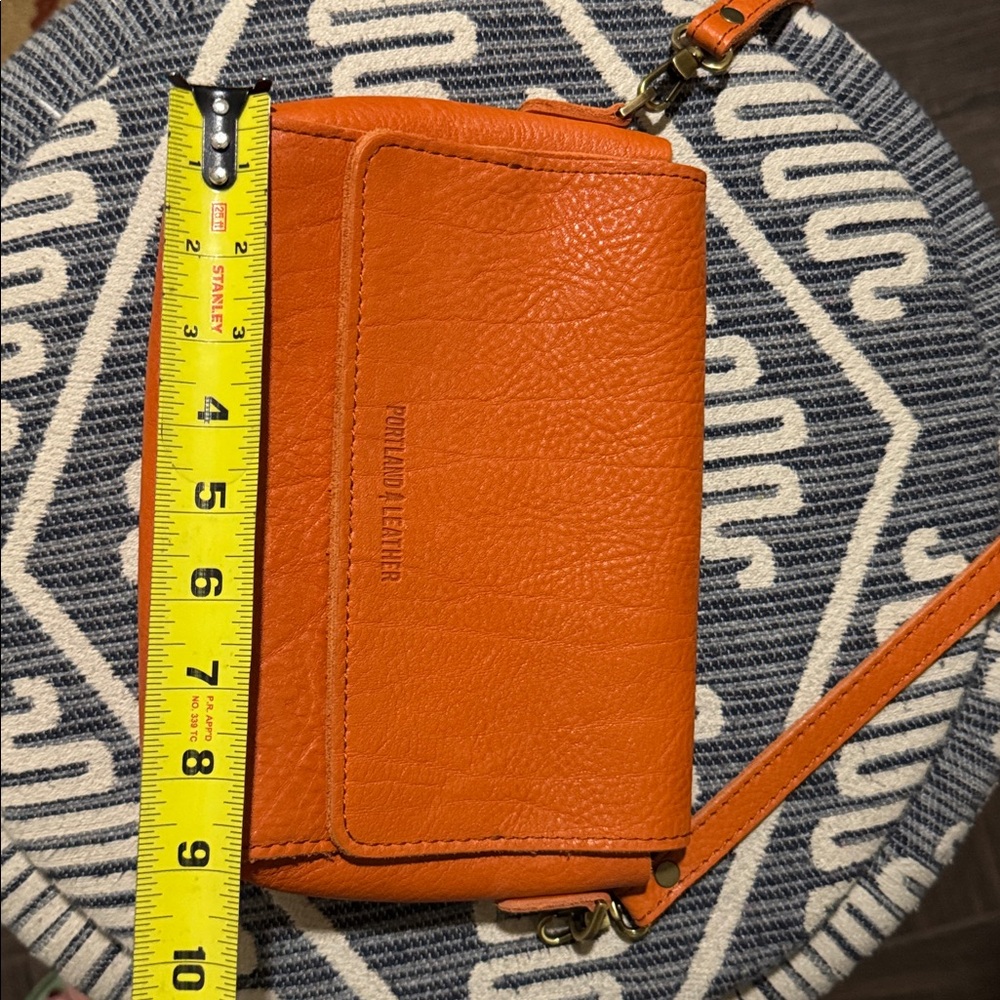 NWT Portland Leather Orange Crossbody Bag Metro - Large FREE Leather Tassel - Picture 8 of 12
